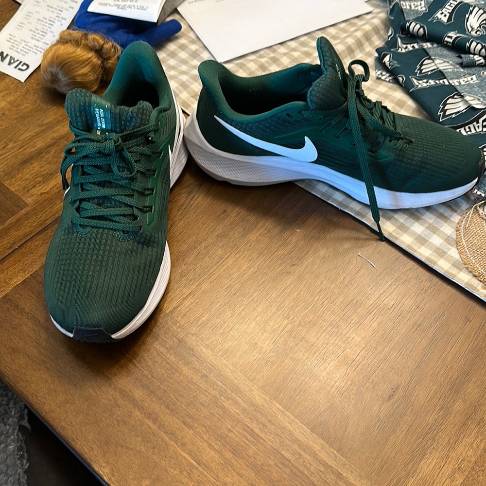 Nike Air Zoom Pegasus 39 - Green. Nike shoes.